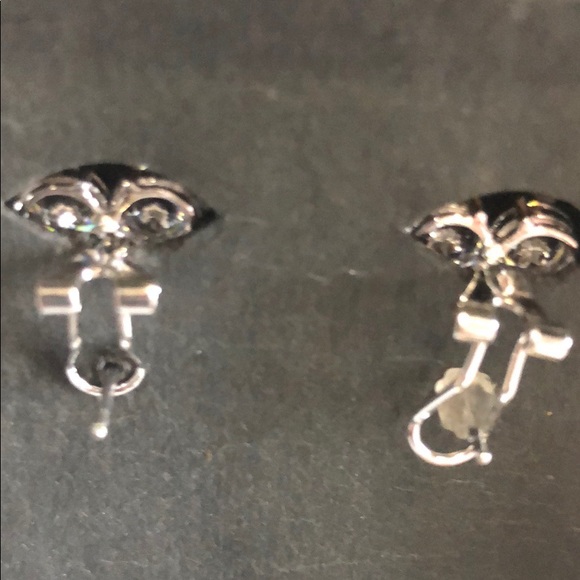 Earring - Picture 5 of 6